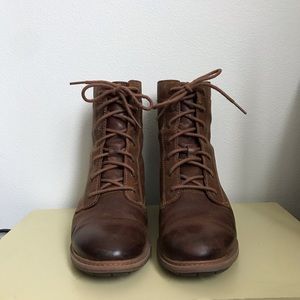 Timberland women’s leather boots size 8